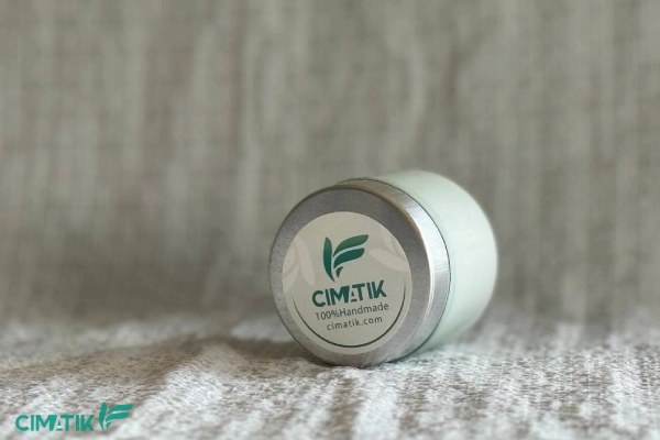 کرم جوانکننده پوست گیاهی و دستساز