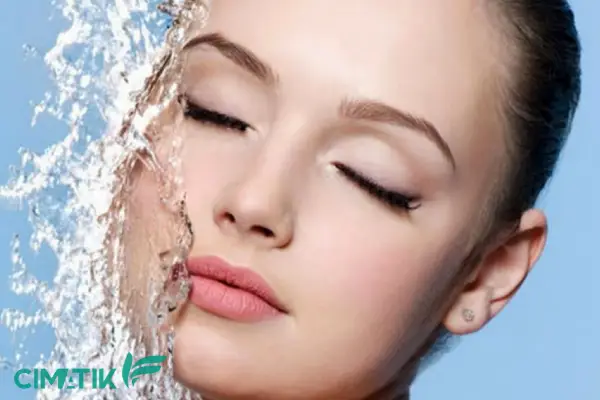 فواید استفاده از کرم مرطوب کننده ایرانی