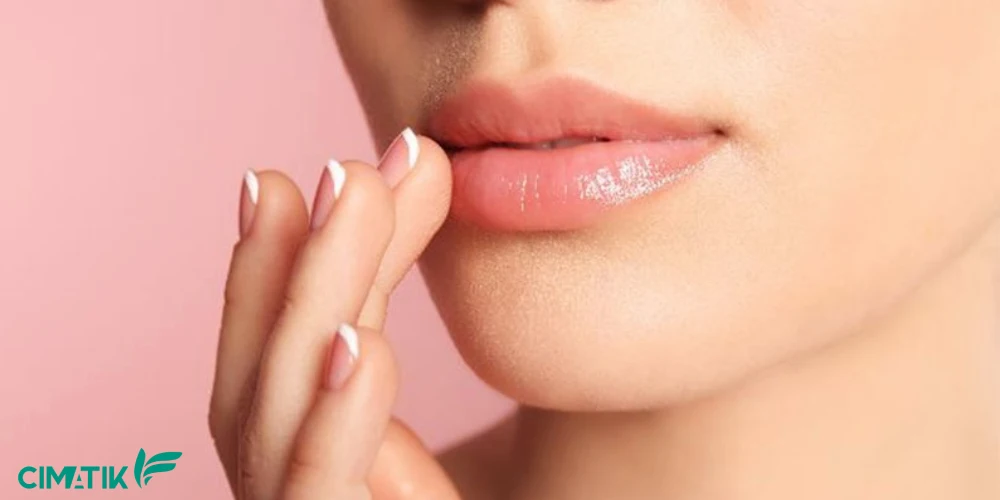 10 علت شایع خشکی و ترک لب که باید بدانید!